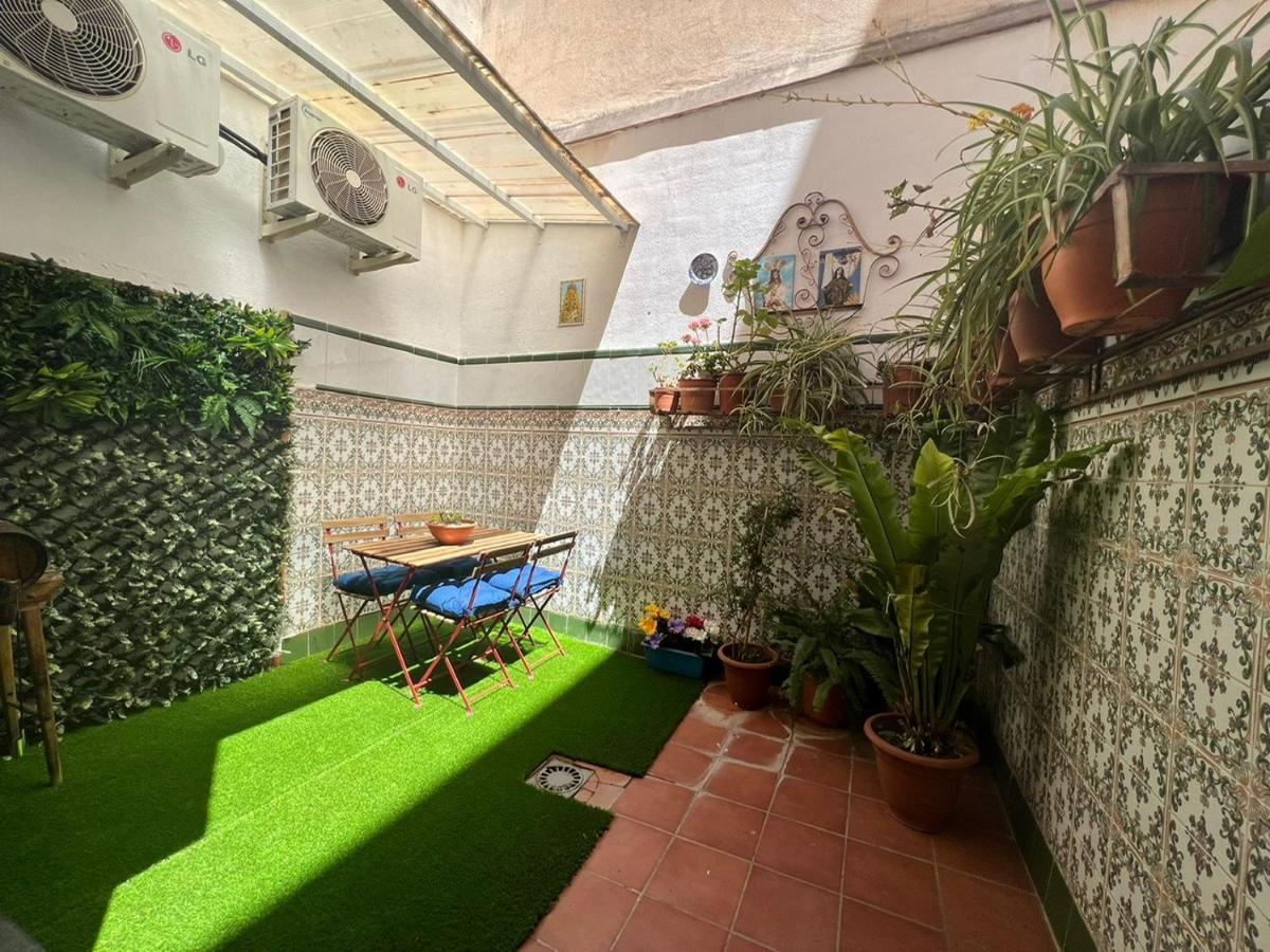 Adela & Private Courtyard By Ele Apartments Malaga Exterior photo